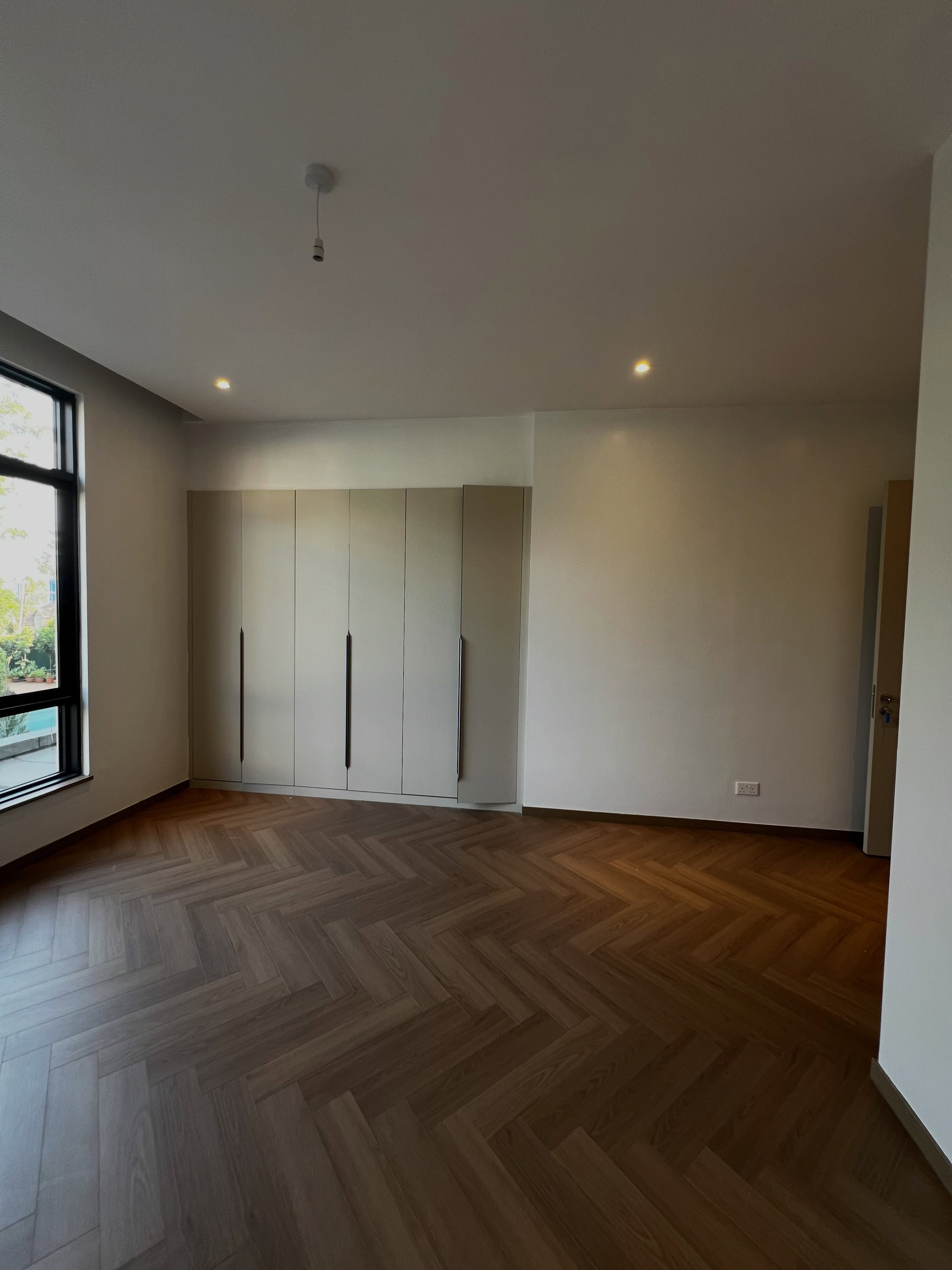 5 Bed Townhouse on Lavington - Image 7