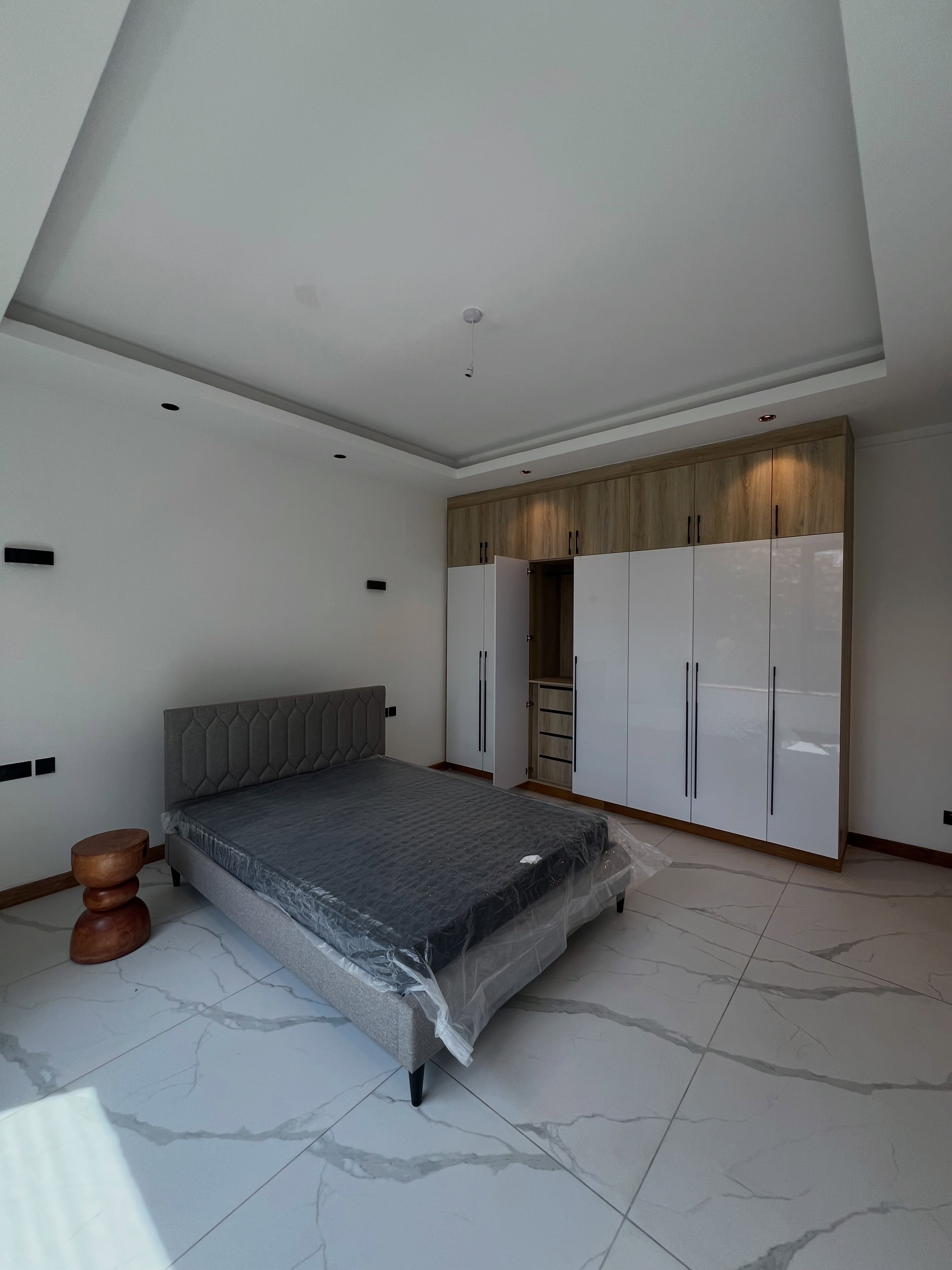 4 Bed Apartment on Peponi Road - Image 7