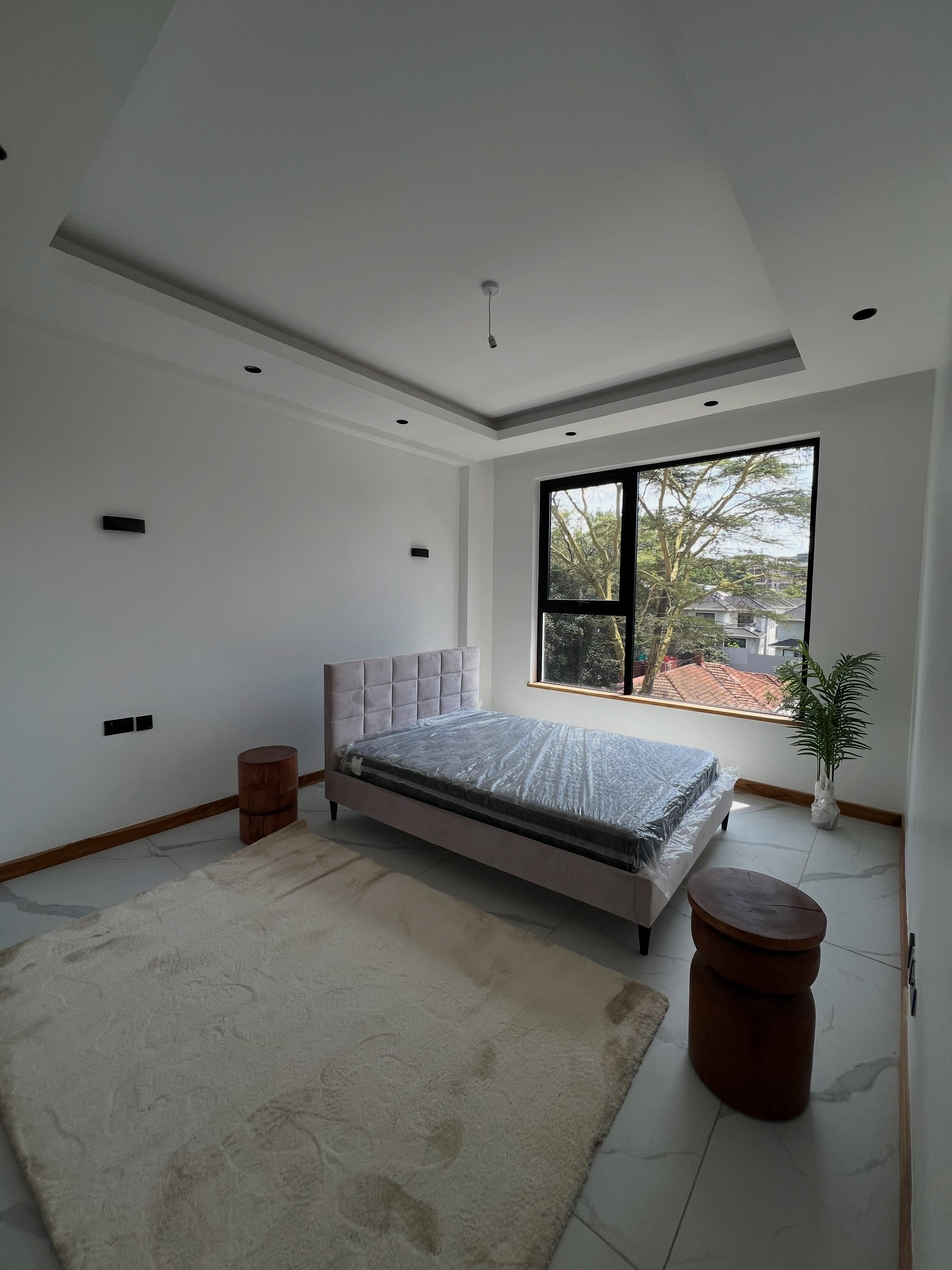 4 Bed Apartment on Peponi Road - Image 9