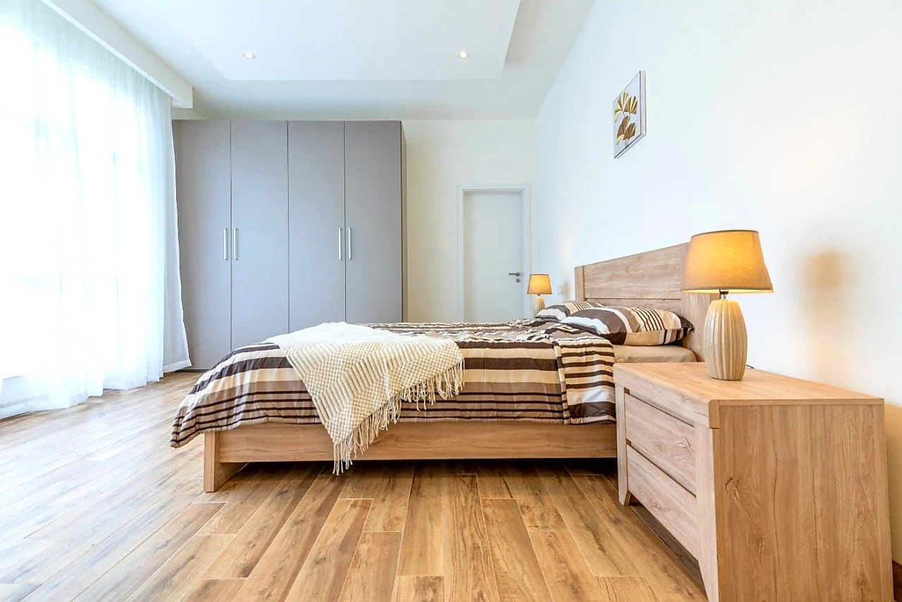 3 Bed Apartment on Westland, Riverside - Image 6