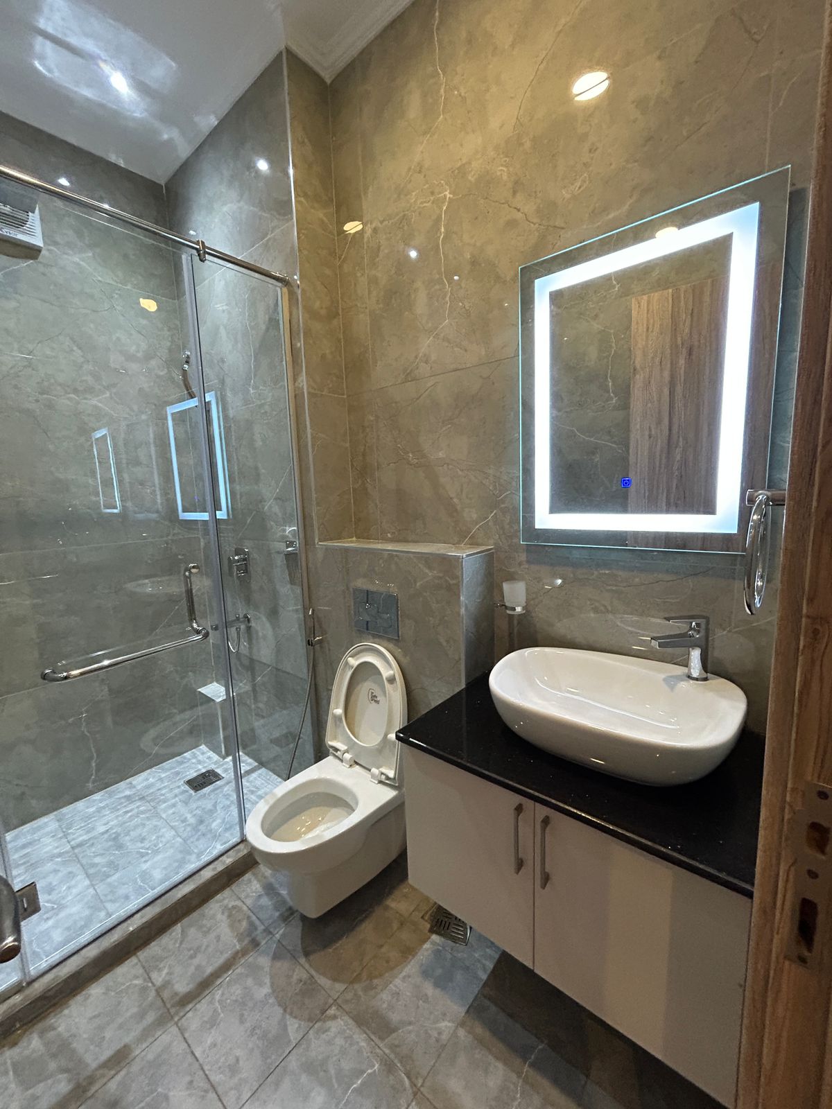 4 Bed Townhouse on Spring Valley - Image 6