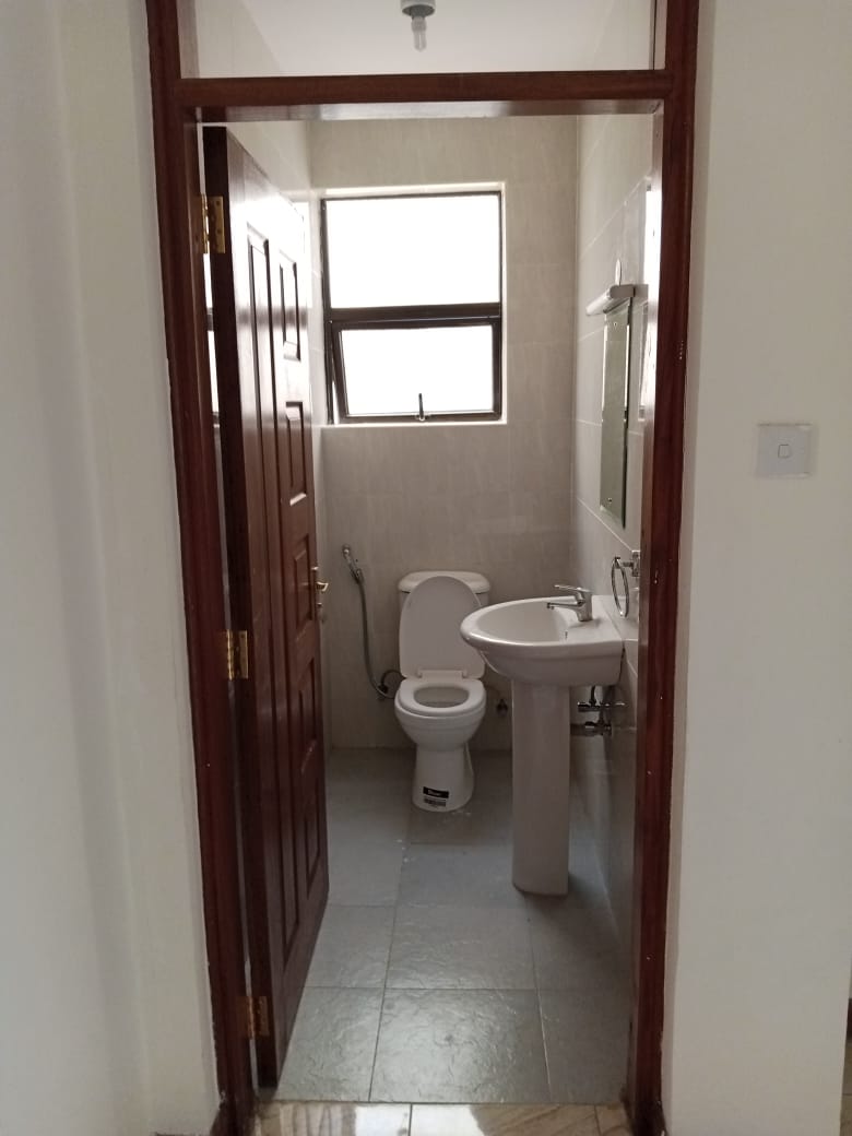 3 Bed Apartment on Parklands - Image 10