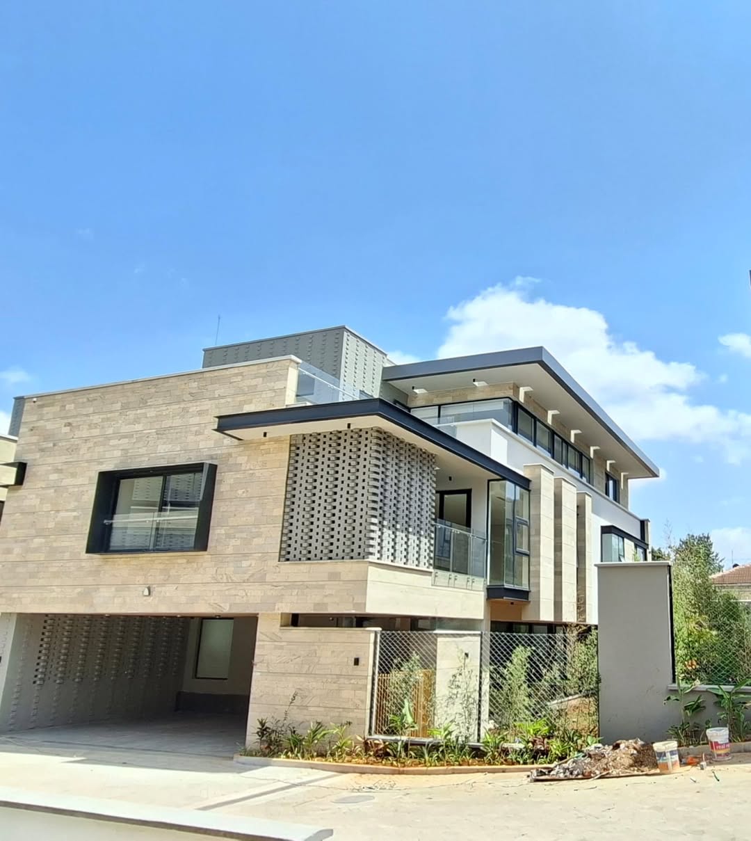 5 Bed Villa on Kyuna - Image 8