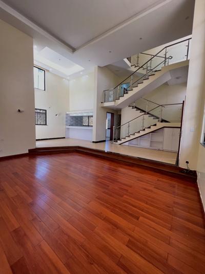 5 Bed Townhouse on Lavington